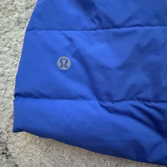 lululemon athletica Women's Vibrant Periwinkle Blue Puffer Jacket - Picture 8 of 8